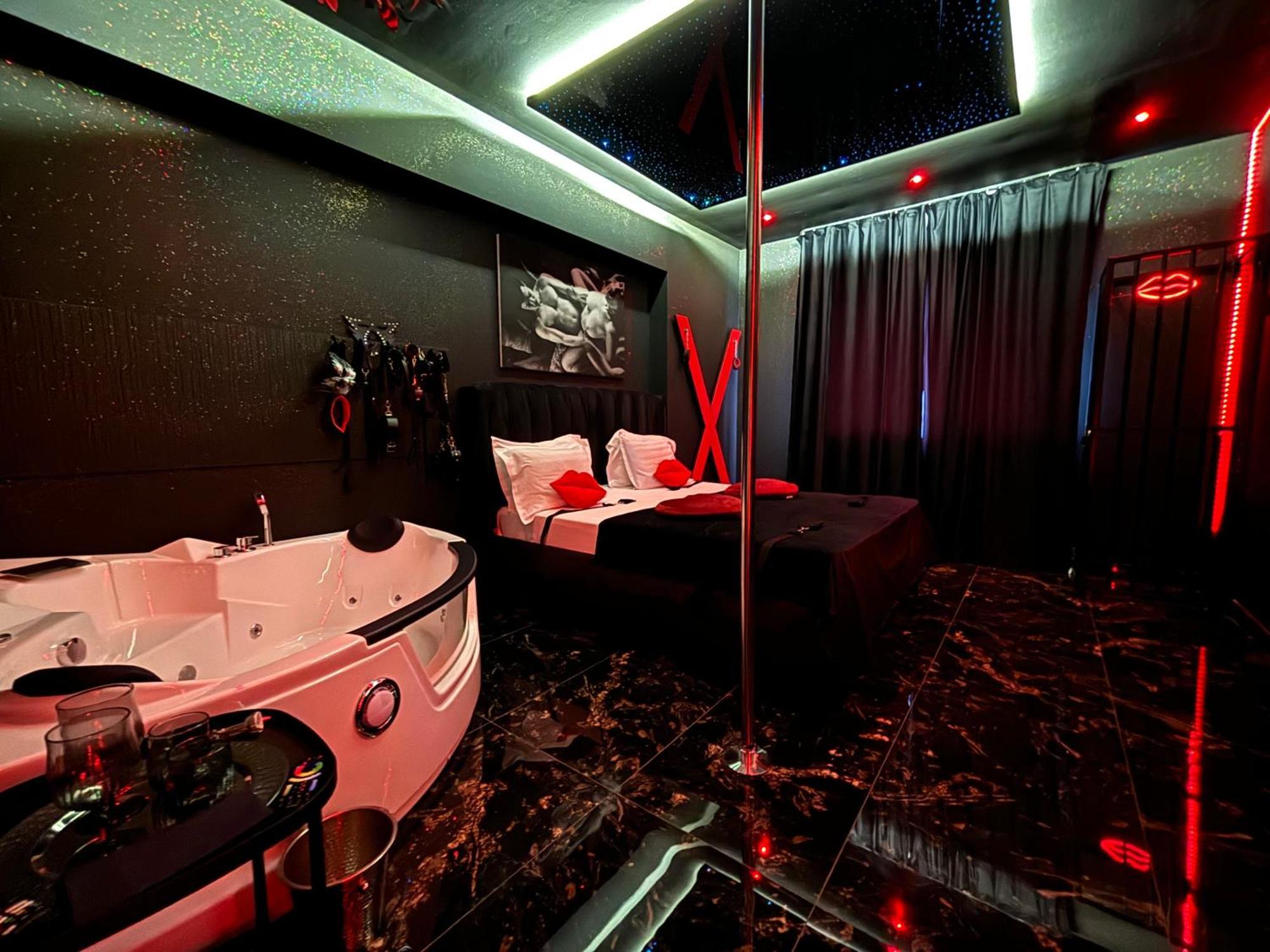 Romeo Nights - Love Rooms - Adults Only 布加勒斯特 外观 照片