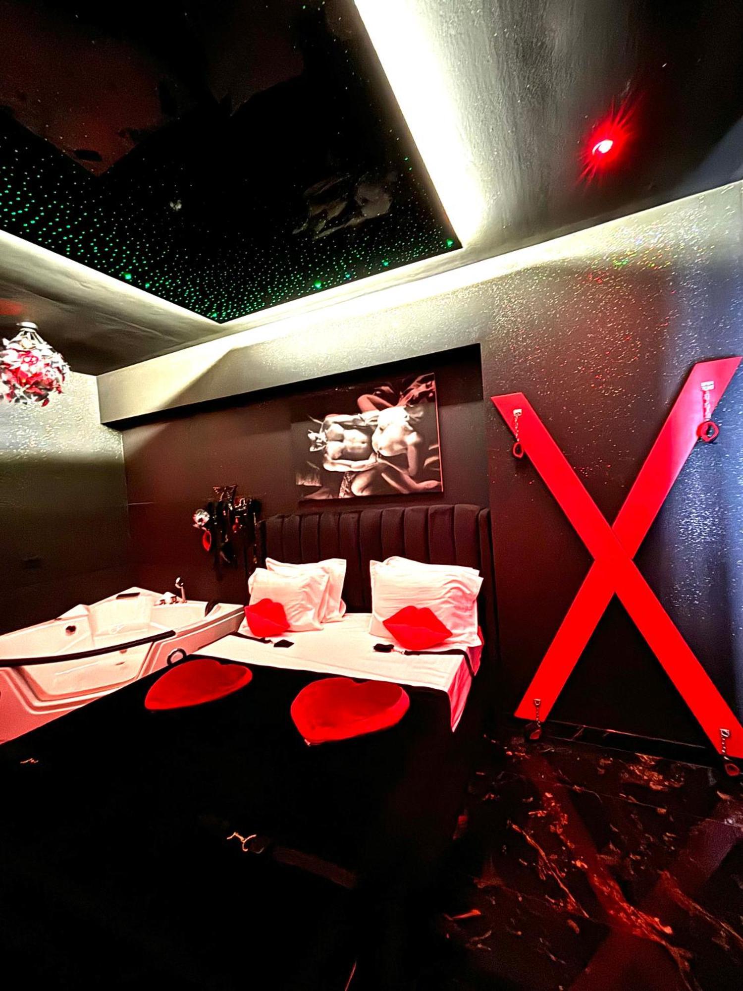 Romeo Nights - Love Rooms - Adults Only 布加勒斯特 外观 照片