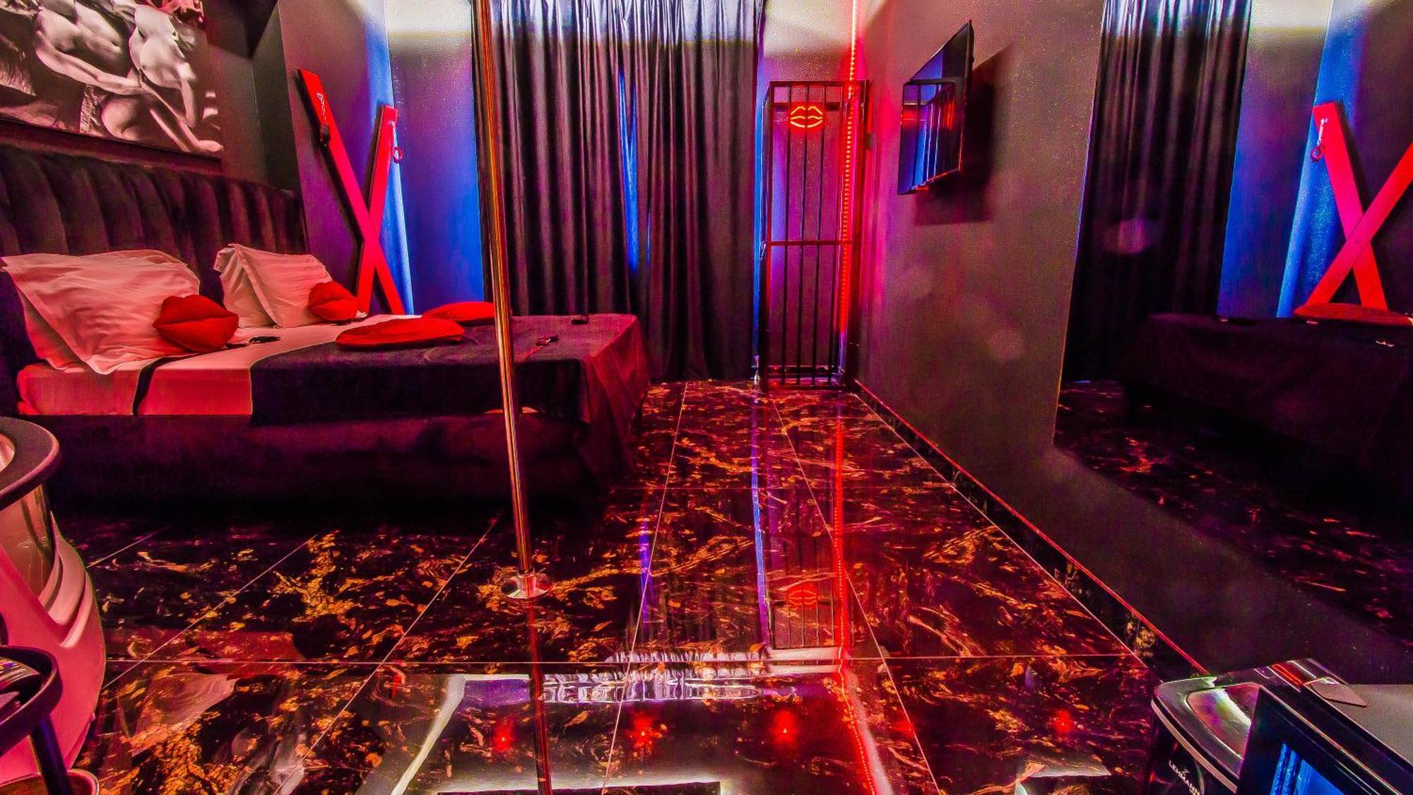 Romeo Nights - Love Rooms - Adults Only 布加勒斯特 外观 照片