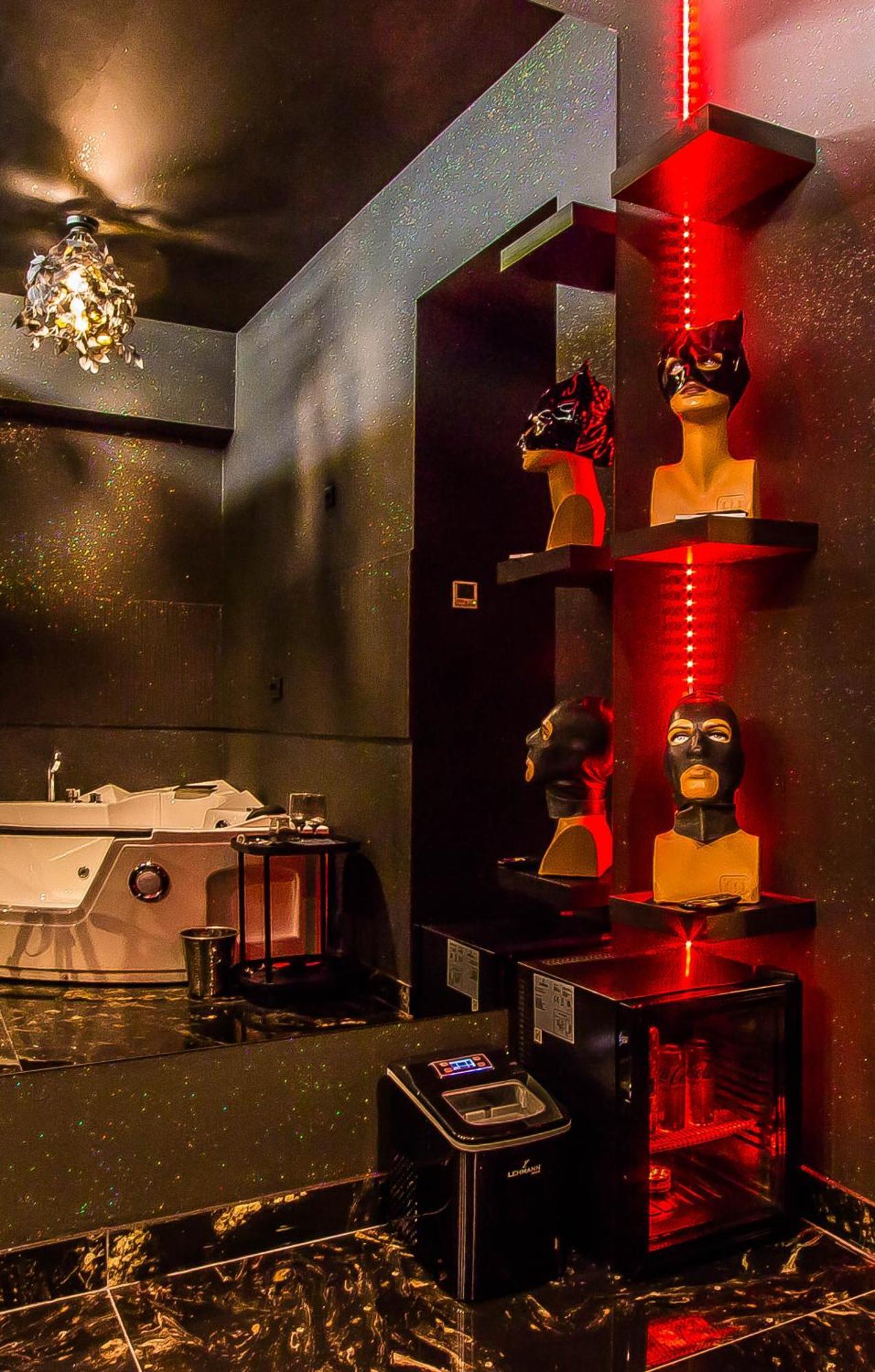Romeo Nights - Love Rooms - Adults Only 布加勒斯特 外观 照片