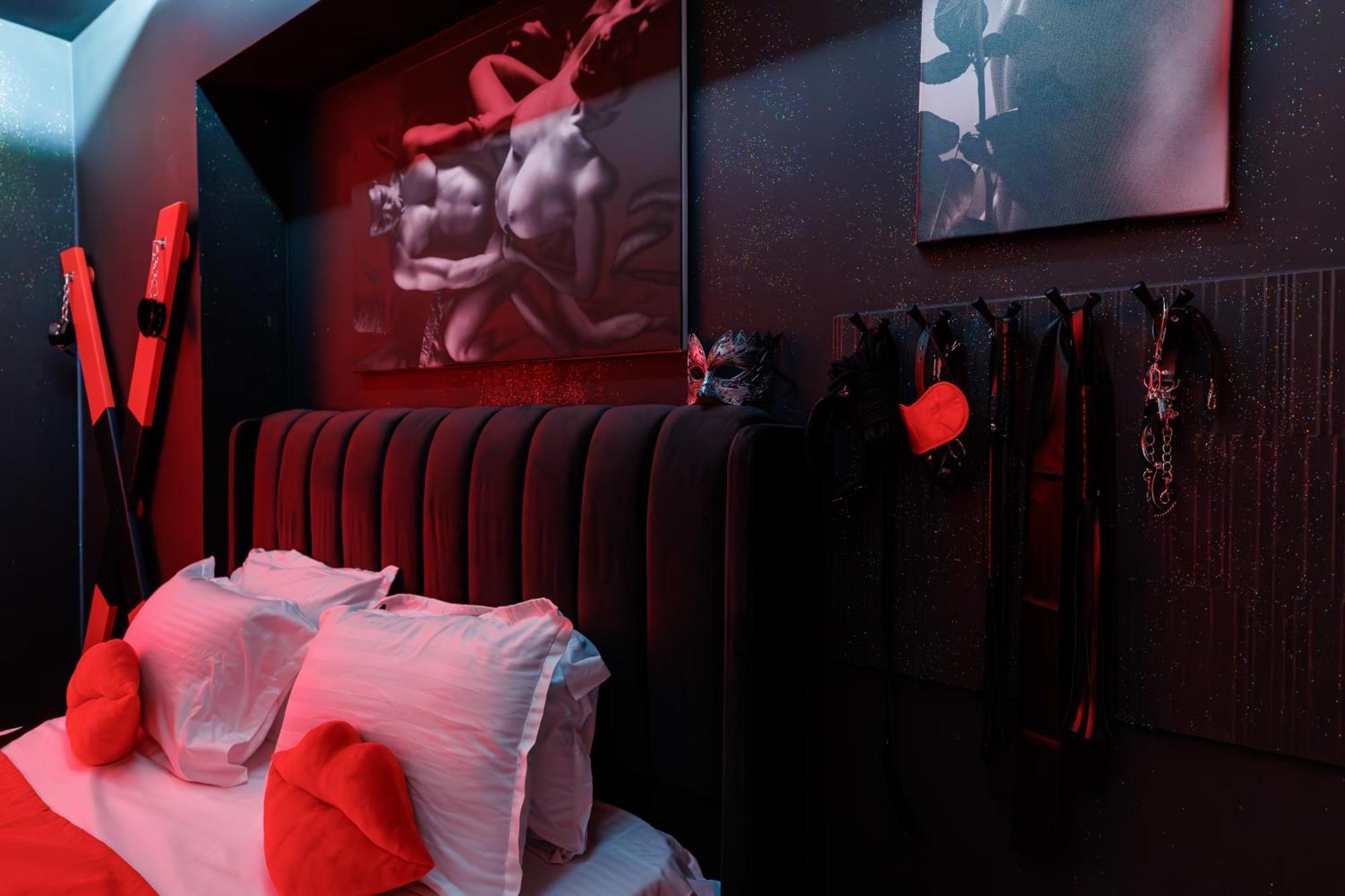 Romeo Nights - Love Rooms - Adults Only 布加勒斯特 外观 照片